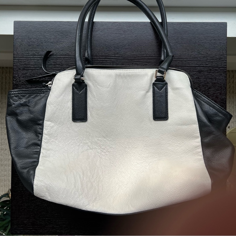 BANANA REPUBLIC ivory and black leather bag